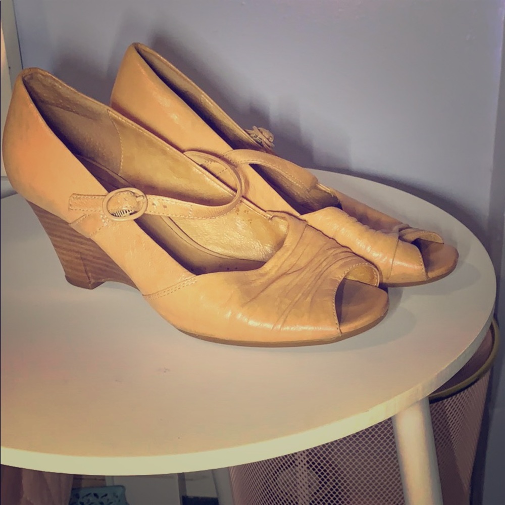 Clark’s wedges
